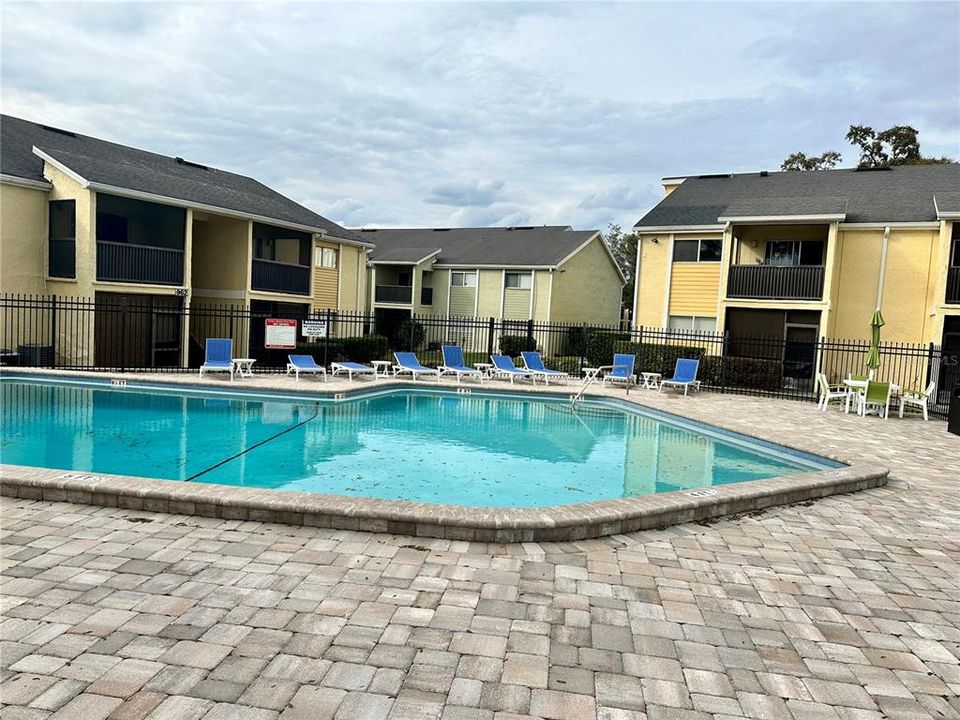 Active With Contract: $1,150 (1 beds, 1 baths, 462 Square Feet)