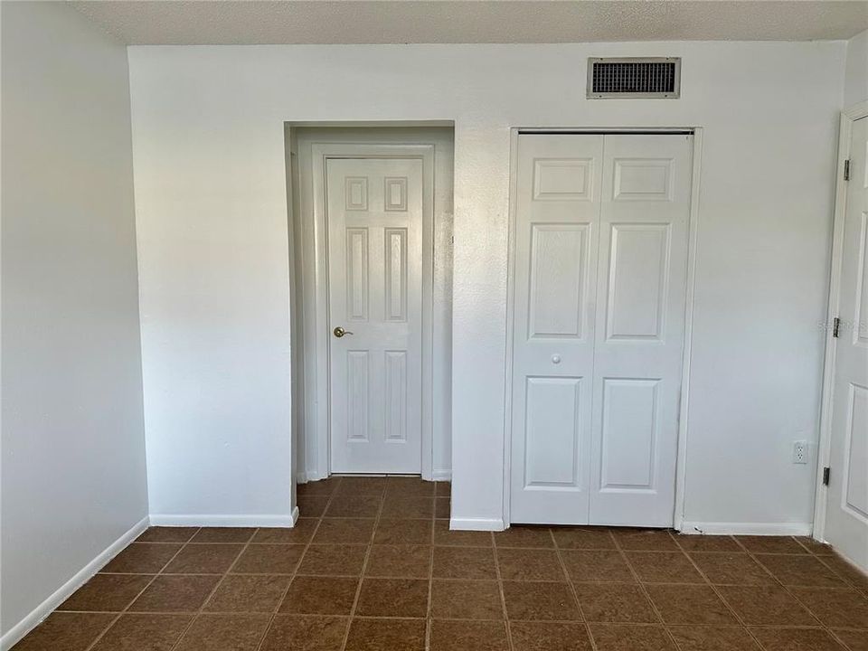 Active With Contract: $1,150 (1 beds, 1 baths, 462 Square Feet)