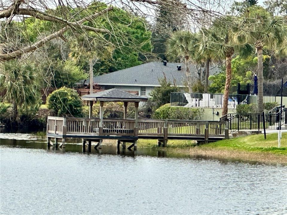 Active With Contract: $1,150 (1 beds, 1 baths, 462 Square Feet)