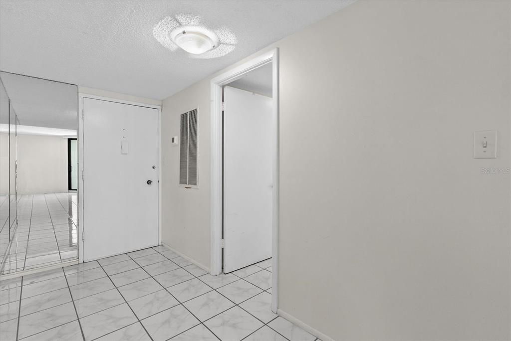 En Venta: $399,000 (1 camas, 1 baños, 820 Pies cuadrados)