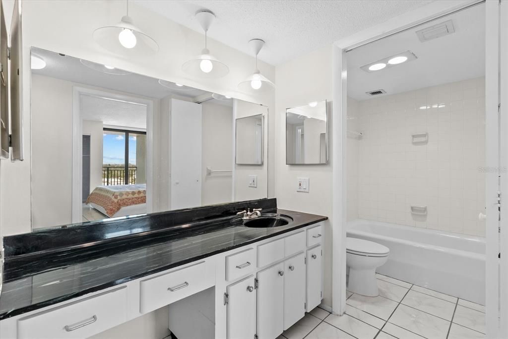 En Venta: $399,000 (1 camas, 1 baños, 820 Pies cuadrados)
