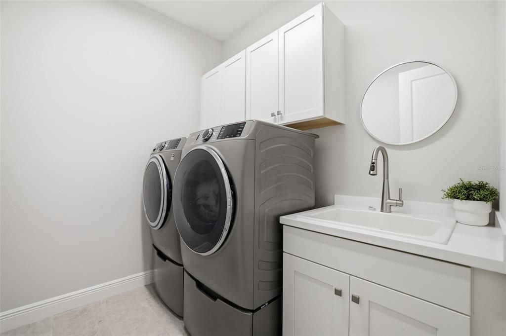 For Sale: $675,000 (4 beds, 3 baths, 2332 Square Feet)