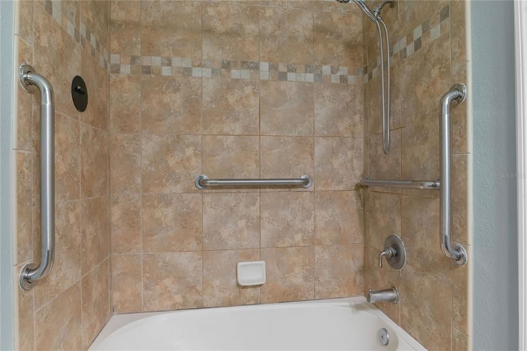 На продажу: $379,000 (3 спален, 2 ванн, 1674 Квадратных фут)