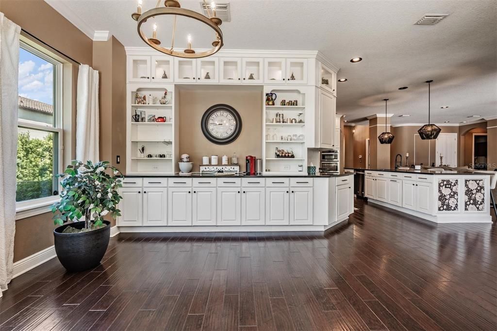 For Sale: $2,149,900 (5 beds, 3 baths, 4287 Square Feet)