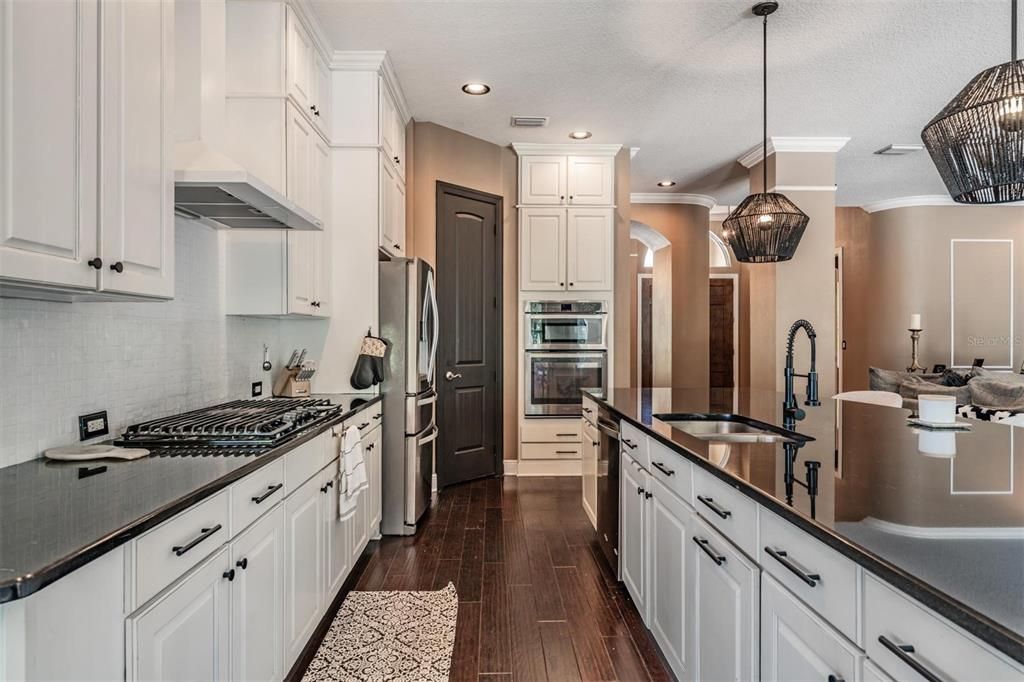 For Sale: $2,149,900 (5 beds, 3 baths, 4287 Square Feet)