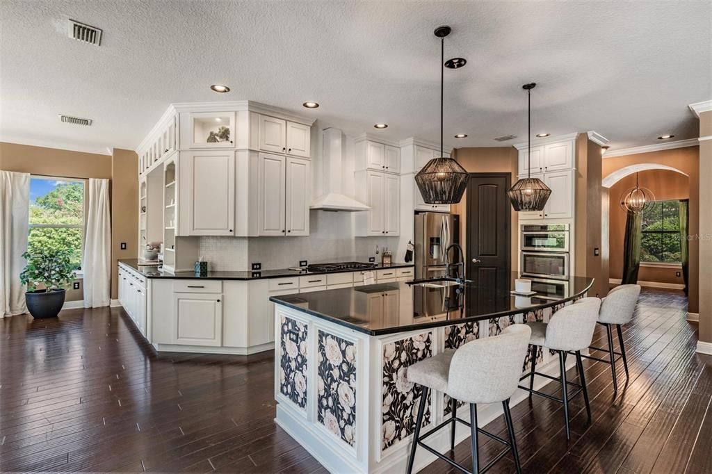 For Sale: $2,149,900 (5 beds, 3 baths, 4287 Square Feet)