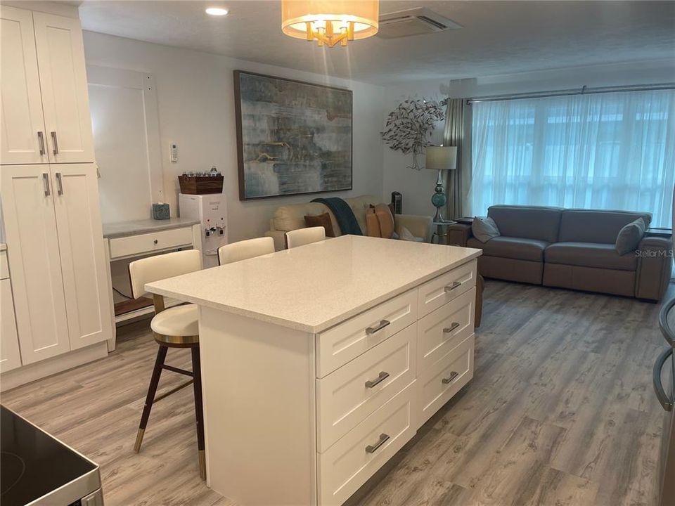В аренду: $2,275 (2 спален, 2 ванн, 1104 Квадратных фут)