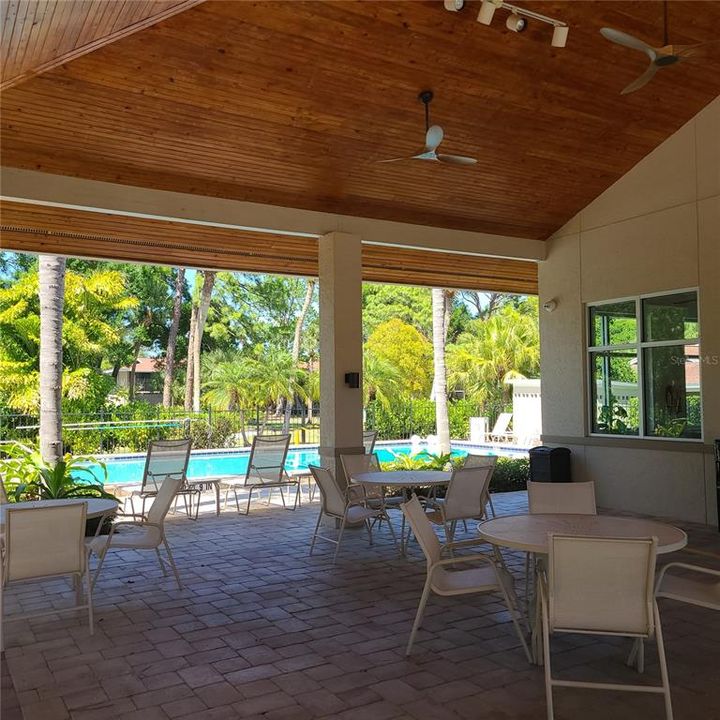Active With Contract: $1,650 (2 beds, 1 baths, 865 Square Feet)