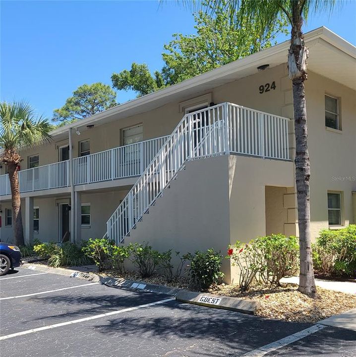 Active With Contract: $1,650 (2 beds, 1 baths, 865 Square Feet)