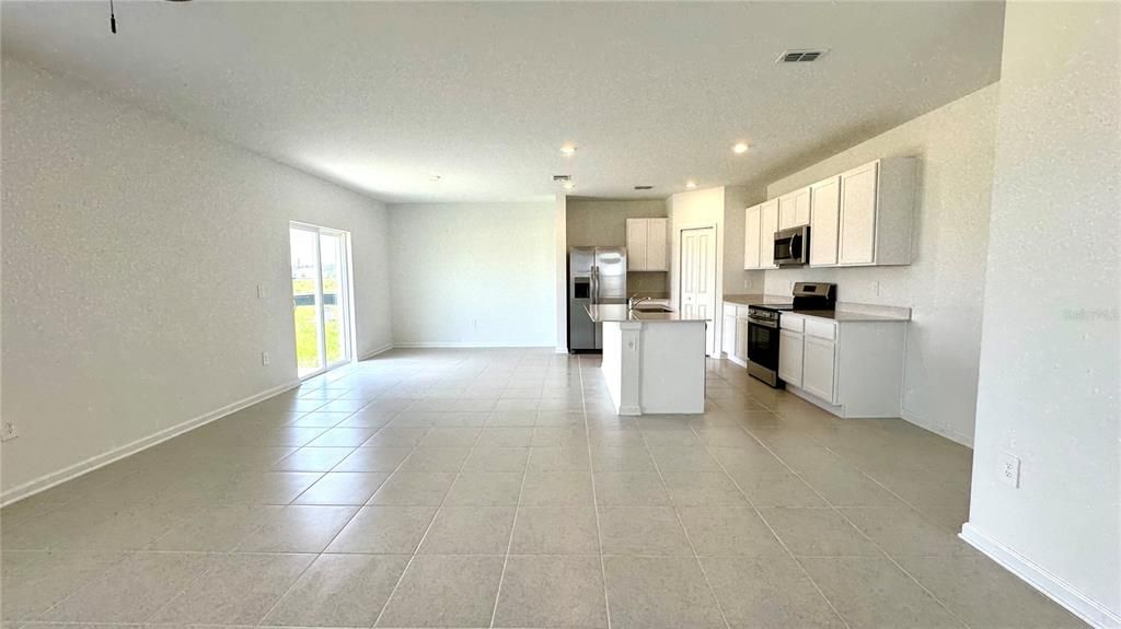 For Sale: $295,000 (4 beds, 2 baths, 1874 Square Feet)