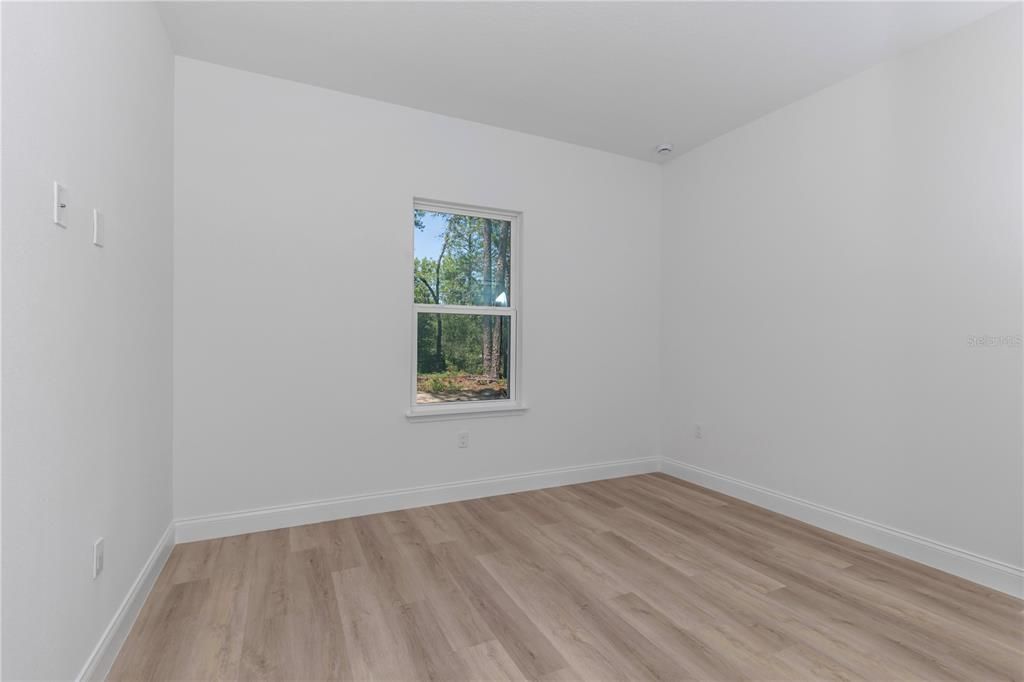 En Venta: $254,900 (3 camas, 2 baños, 1427 Pies cuadrados)