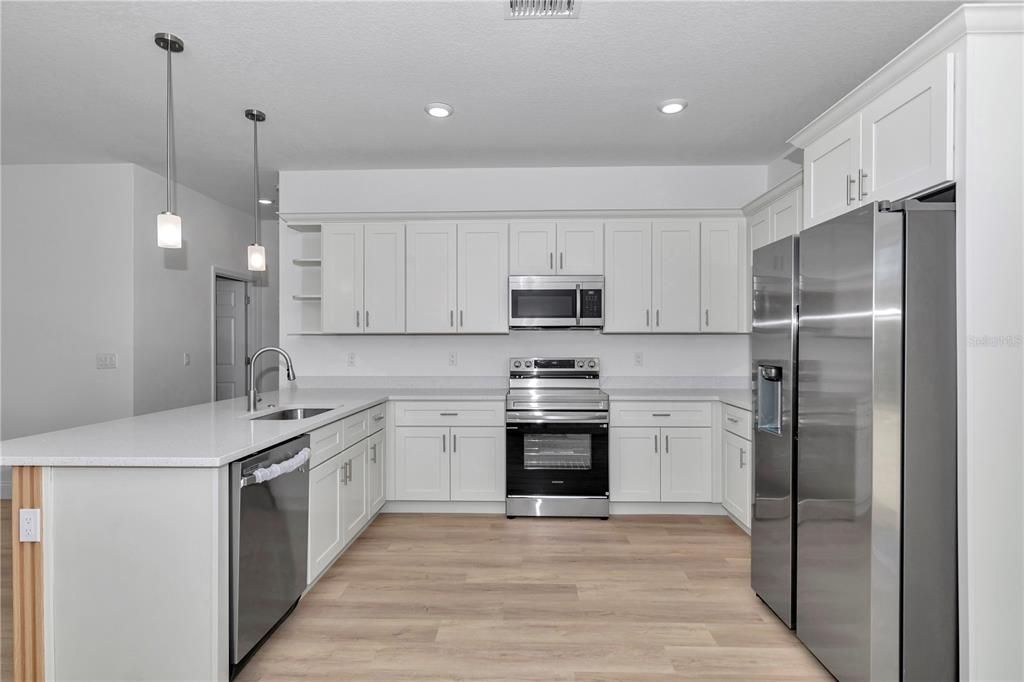En Venta: $254,900 (3 camas, 2 baños, 1427 Pies cuadrados)