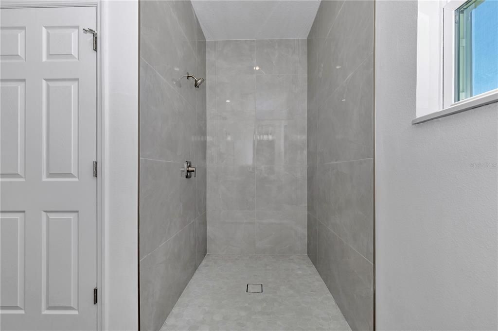 En Venta: $254,900 (3 camas, 2 baños, 1427 Pies cuadrados)