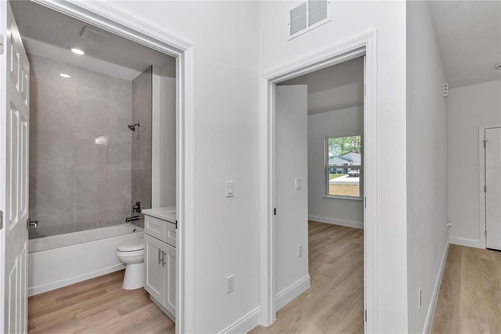 En Venta: $254,900 (3 camas, 2 baños, 1427 Pies cuadrados)
