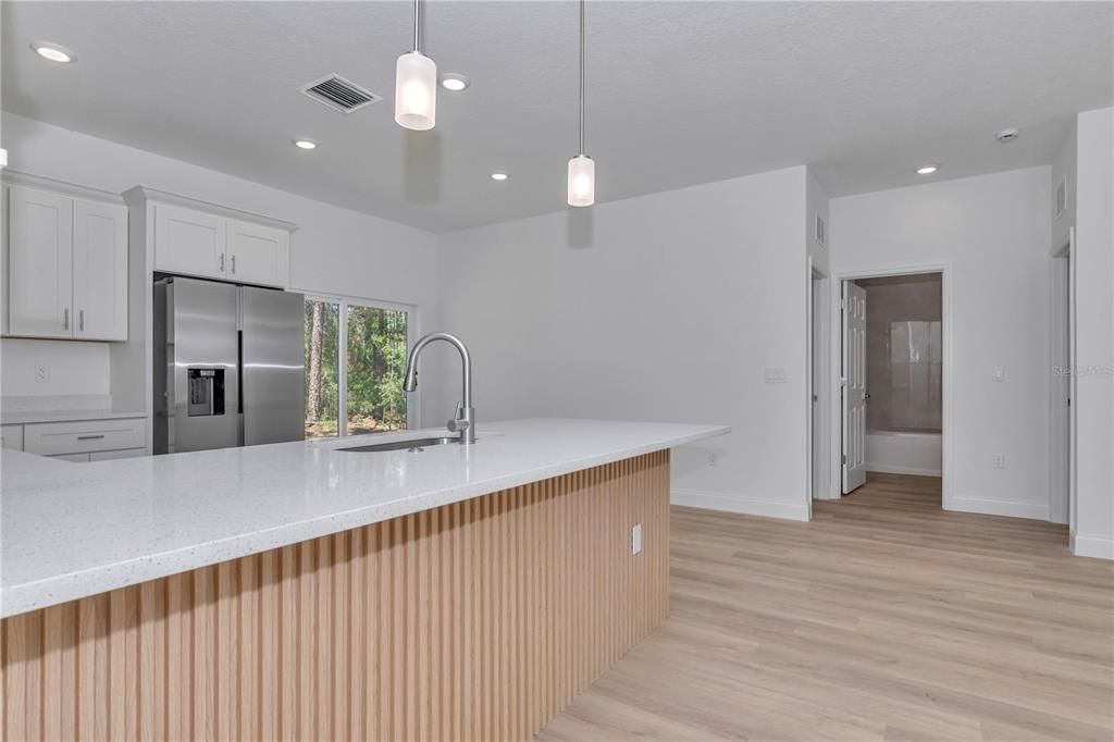En Venta: $254,900 (3 camas, 2 baños, 1427 Pies cuadrados)