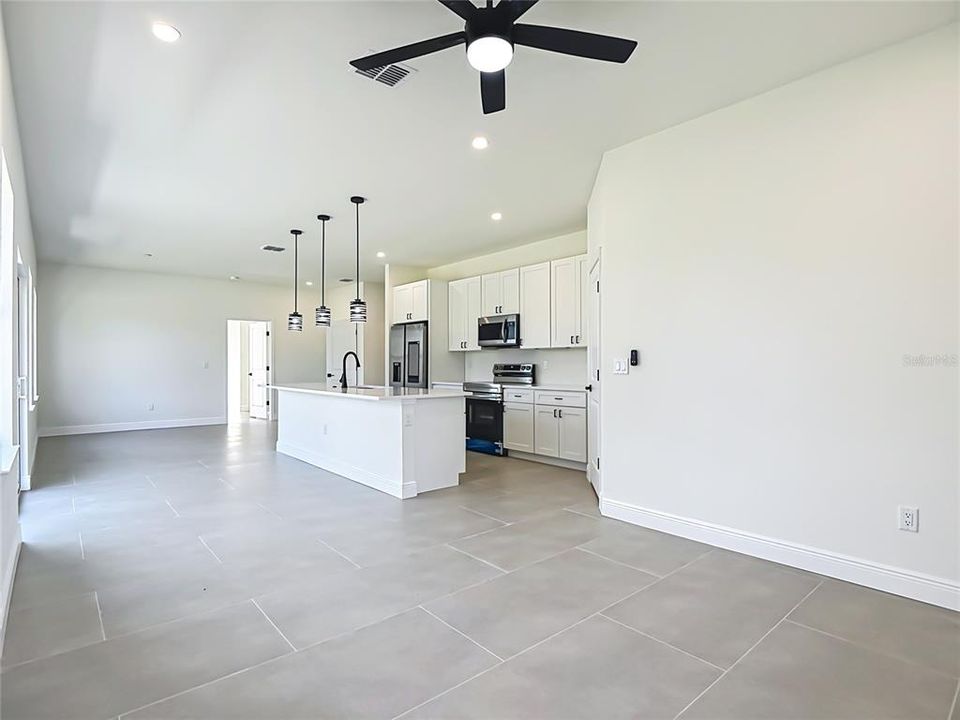 На продажу: $345,000 (3 спален, 2 ванн, 1569 Квадратных фут)