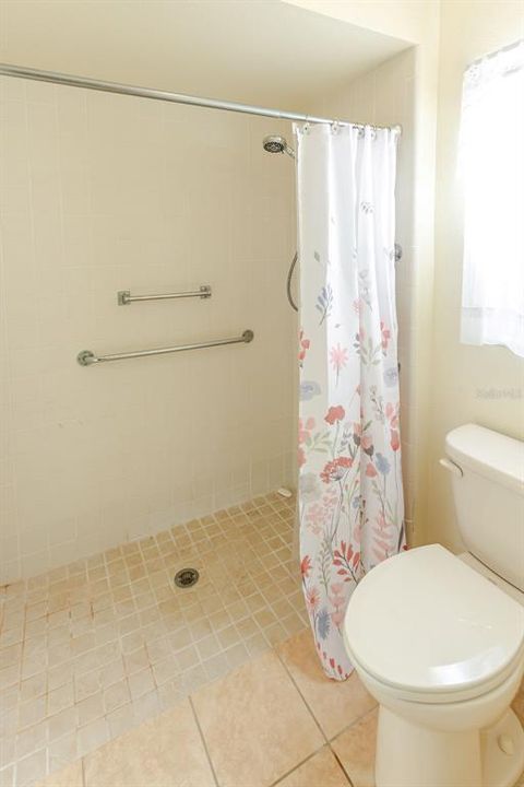 For Sale: $209,000 (2 beds, 2 baths, 1128 Square Feet)