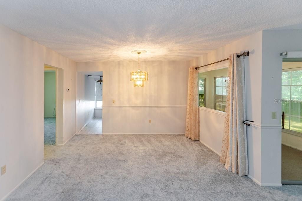 For Sale: $209,000 (2 beds, 2 baths, 1128 Square Feet)