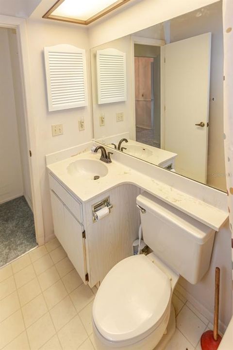 For Sale: $209,000 (2 beds, 2 baths, 1128 Square Feet)