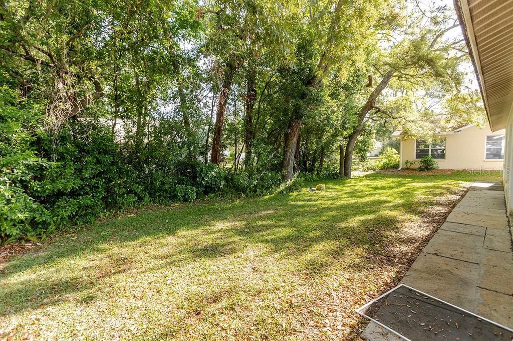 For Sale: $209,000 (2 beds, 2 baths, 1128 Square Feet)