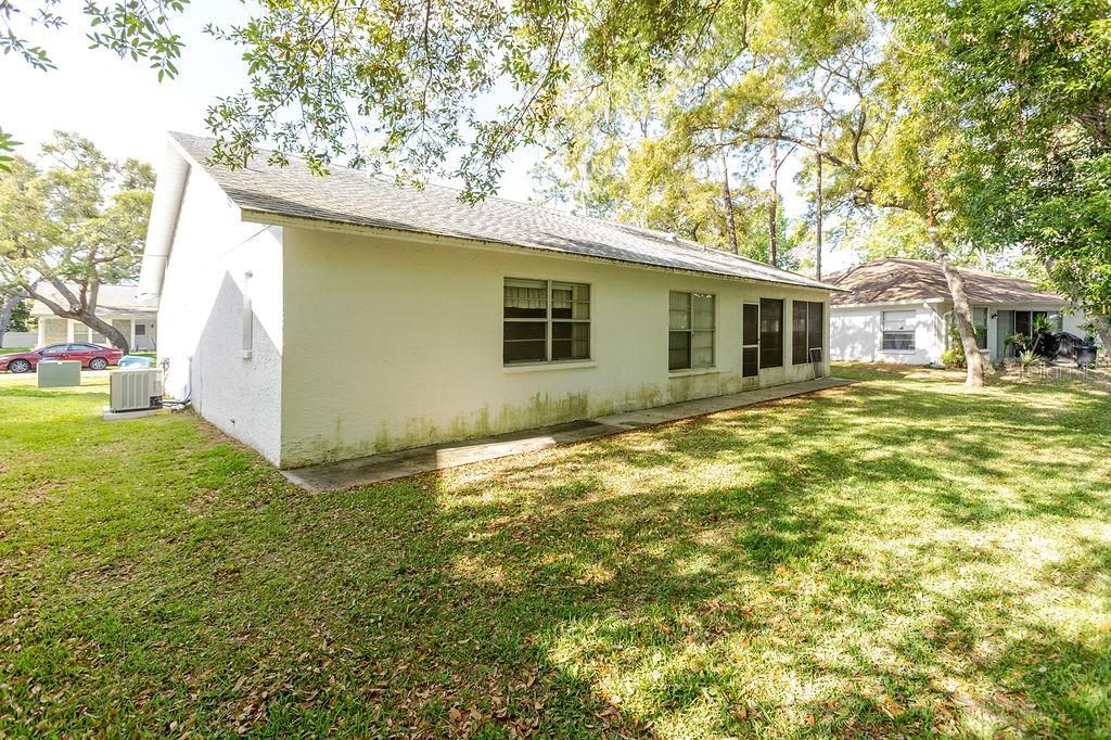 For Sale: $209,000 (2 beds, 2 baths, 1128 Square Feet)