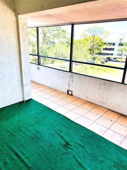 Active With Contract: $115,000 (2 beds, 2 baths, 985 Square Feet)