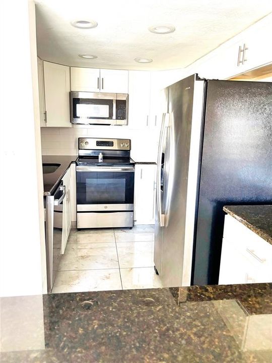 Active With Contract: $115,000 (2 beds, 2 baths, 985 Square Feet)