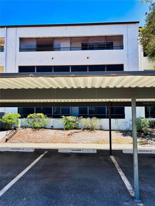 Active With Contract: $115,000 (2 beds, 2 baths, 985 Square Feet)