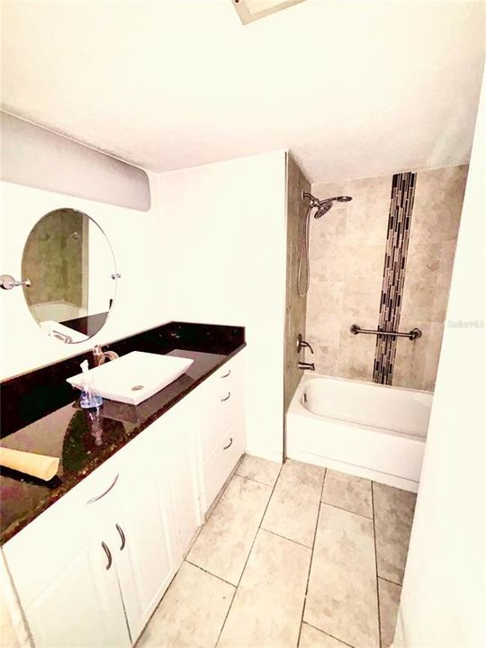 Active With Contract: $115,000 (2 beds, 2 baths, 985 Square Feet)