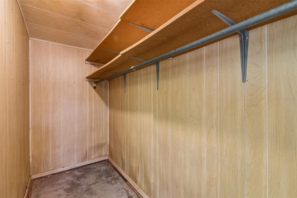Activo con contrato: $280,000 (1 camas, 1 baños, 1005 Pies cuadrados)