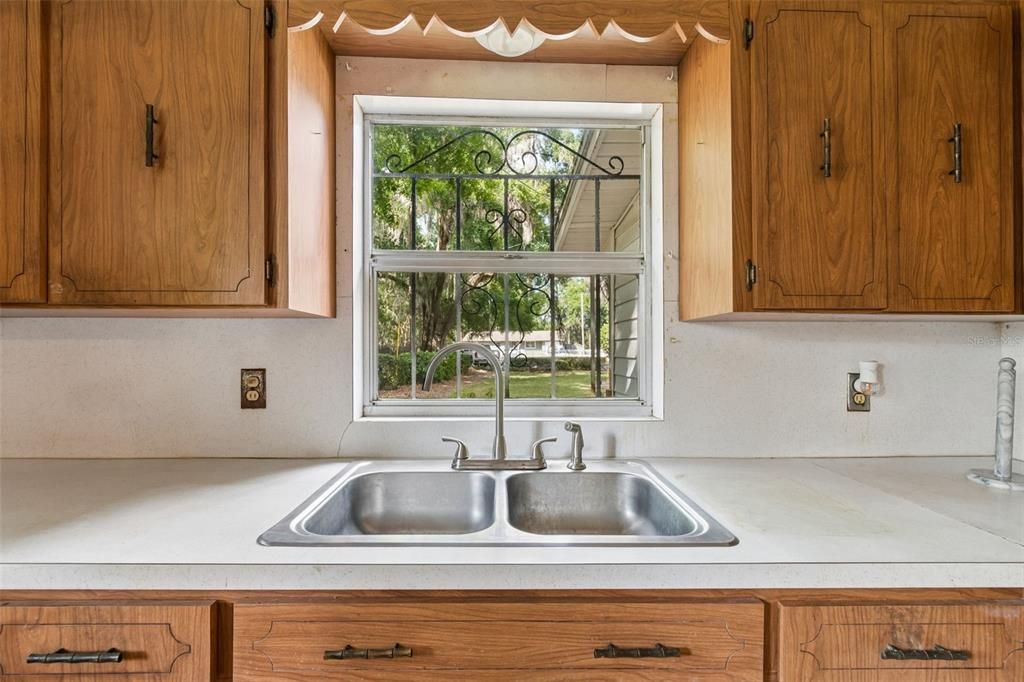 Activo con contrato: $280,000 (1 camas, 1 baños, 1005 Pies cuadrados)