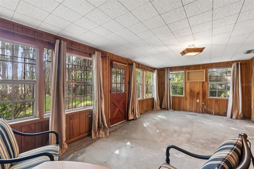 Activo con contrato: $280,000 (1 camas, 1 baños, 1005 Pies cuadrados)