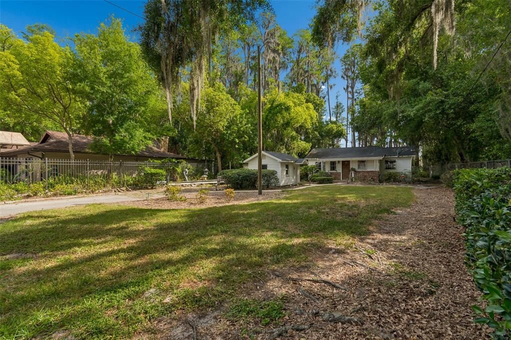 Activo con contrato: $280,000 (1 camas, 1 baños, 1005 Pies cuadrados)