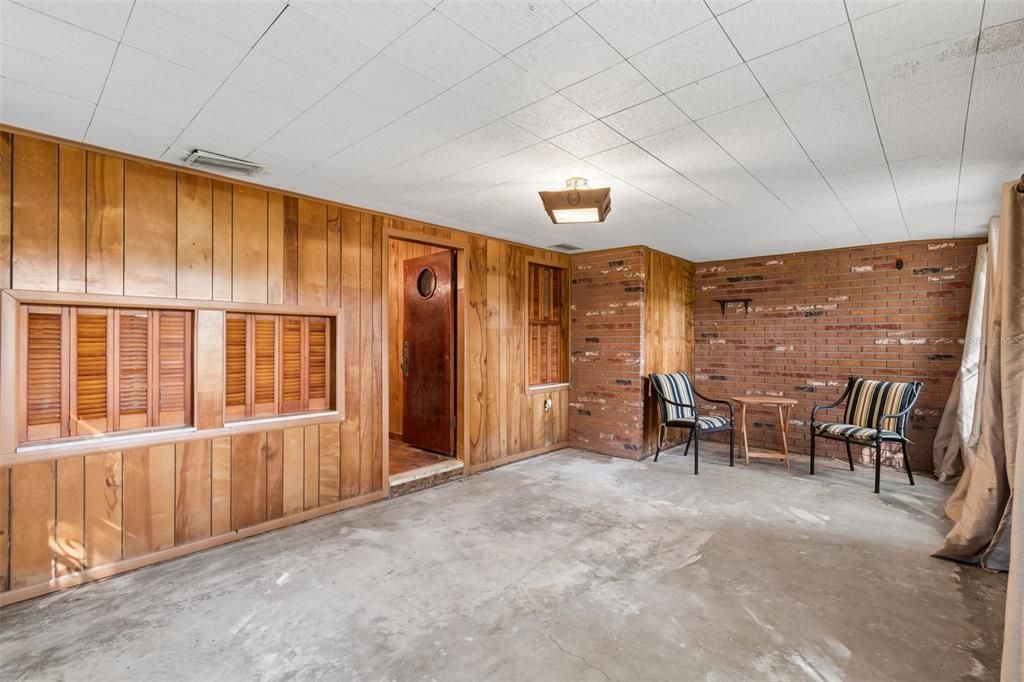 Activo con contrato: $280,000 (1 camas, 1 baños, 1005 Pies cuadrados)