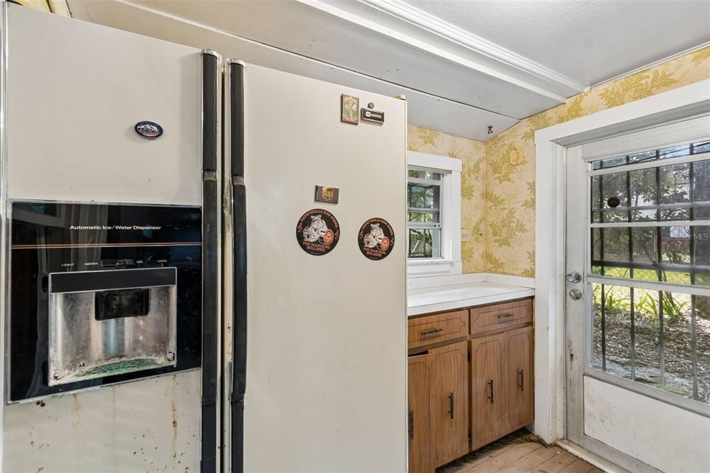 Activo con contrato: $280,000 (1 camas, 1 baños, 1005 Pies cuadrados)