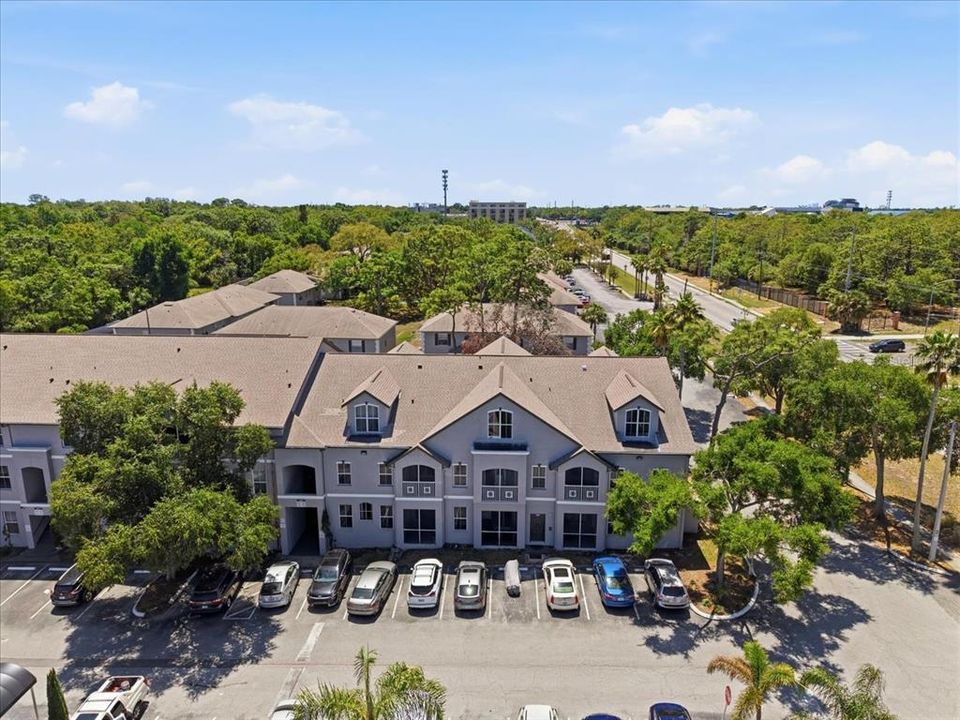 Active With Contract: $295,000 (3 beds, 3 baths, 2075 Square Feet)