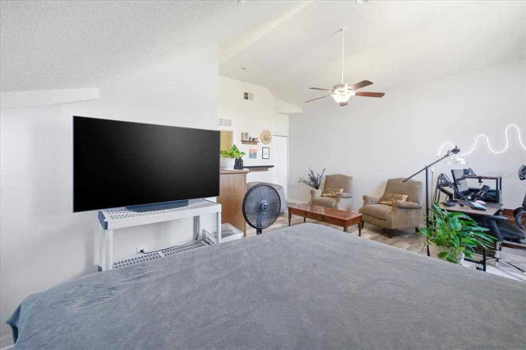 Active With Contract: $295,000 (3 beds, 3 baths, 2075 Square Feet)