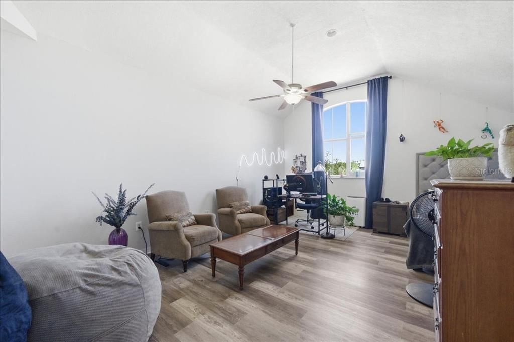 Active With Contract: $295,000 (3 beds, 3 baths, 2075 Square Feet)