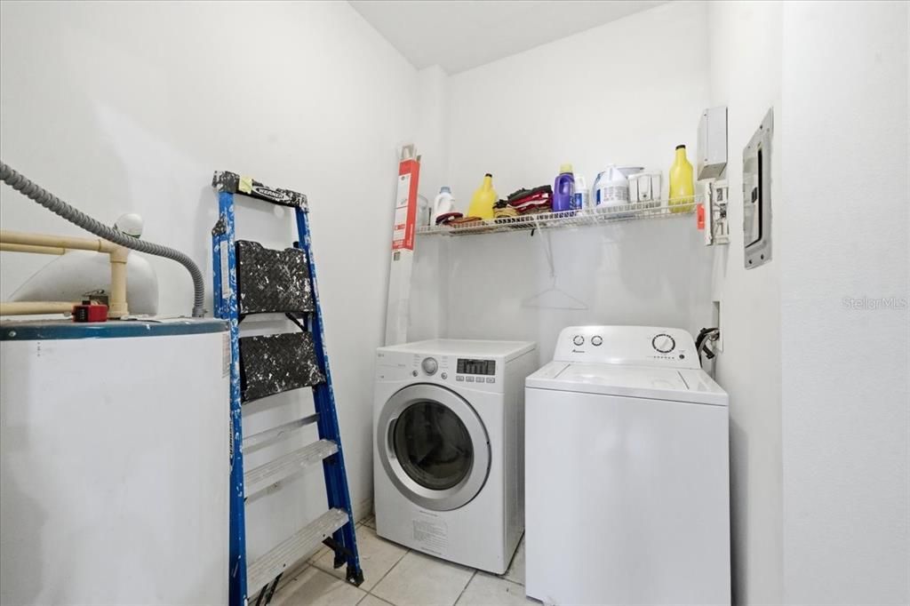 Active With Contract: $295,000 (3 beds, 3 baths, 2075 Square Feet)