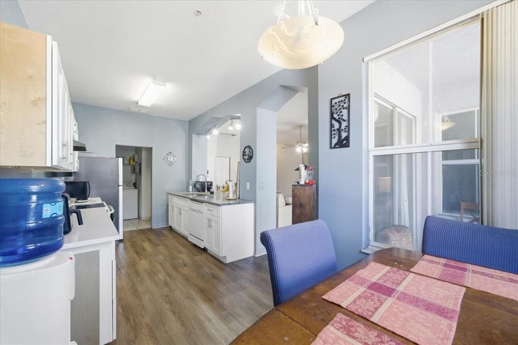 Active With Contract: $295,000 (3 beds, 3 baths, 2075 Square Feet)