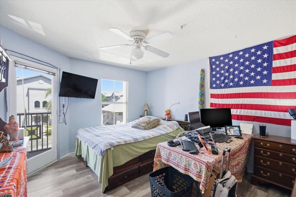 Active With Contract: $295,000 (3 beds, 3 baths, 2075 Square Feet)