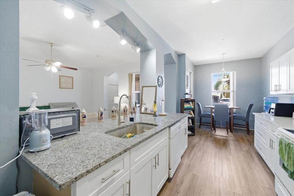 Active With Contract: $295,000 (3 beds, 3 baths, 2075 Square Feet)