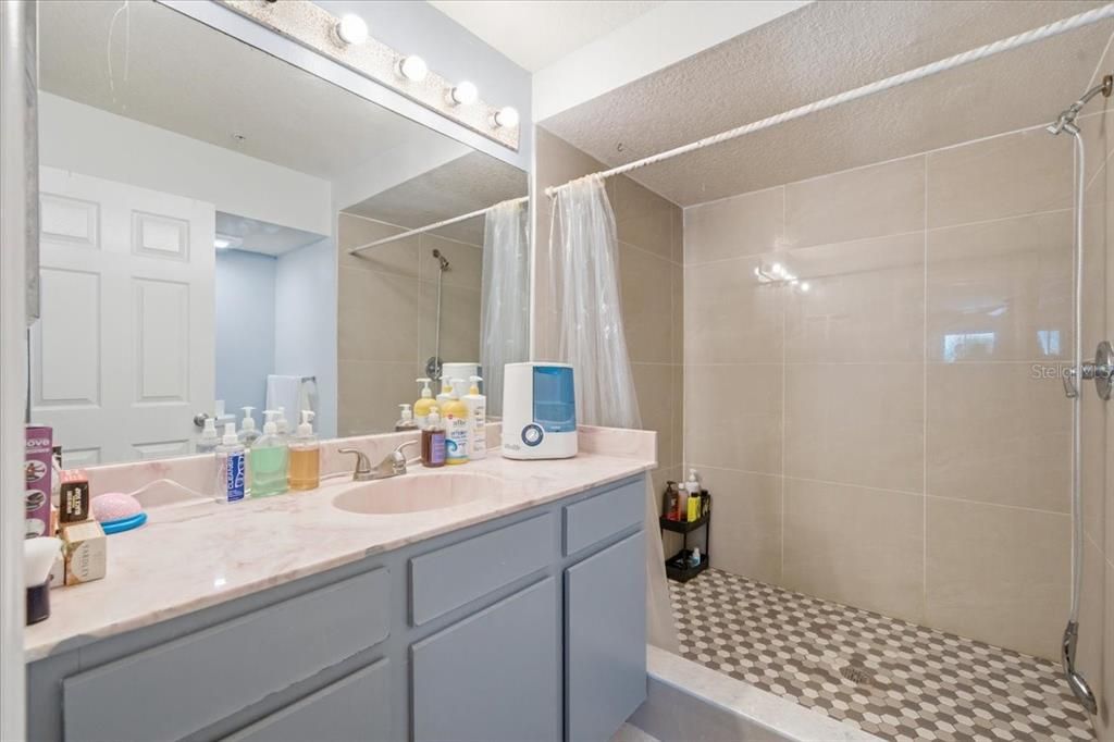 Active With Contract: $295,000 (3 beds, 3 baths, 2075 Square Feet)