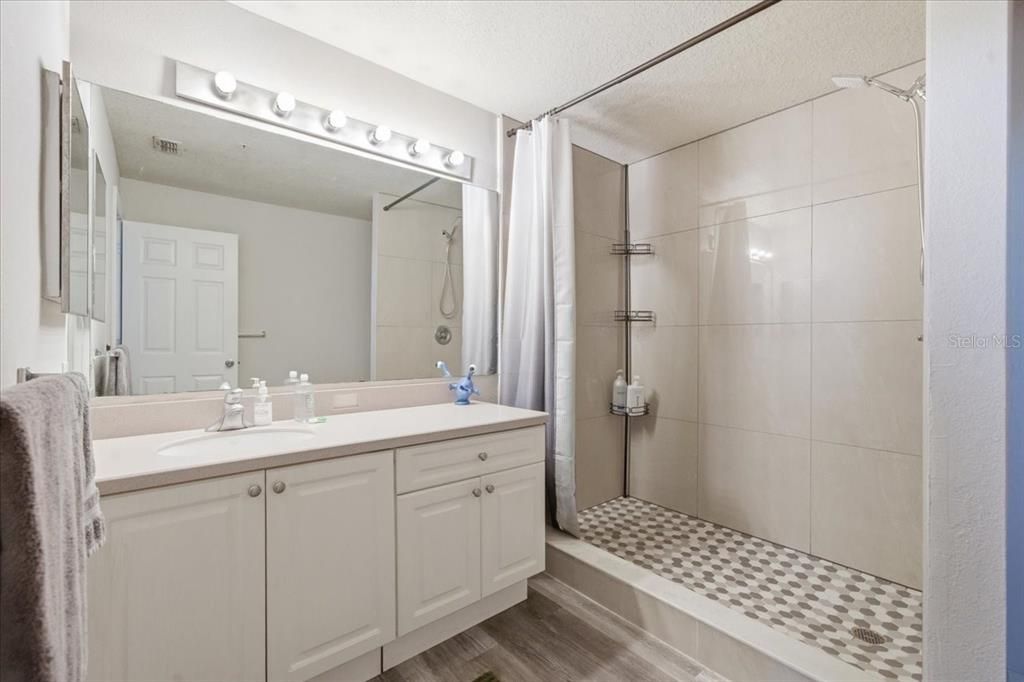 Active With Contract: $295,000 (3 beds, 3 baths, 2075 Square Feet)
