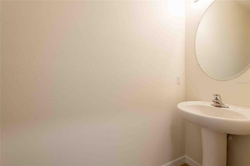 Activo con contrato: $268,900 (3 camas, 2 baños, 1673 Pies cuadrados)