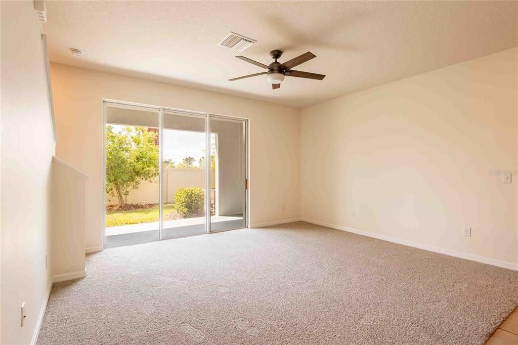 Activo con contrato: $268,900 (3 camas, 2 baños, 1673 Pies cuadrados)