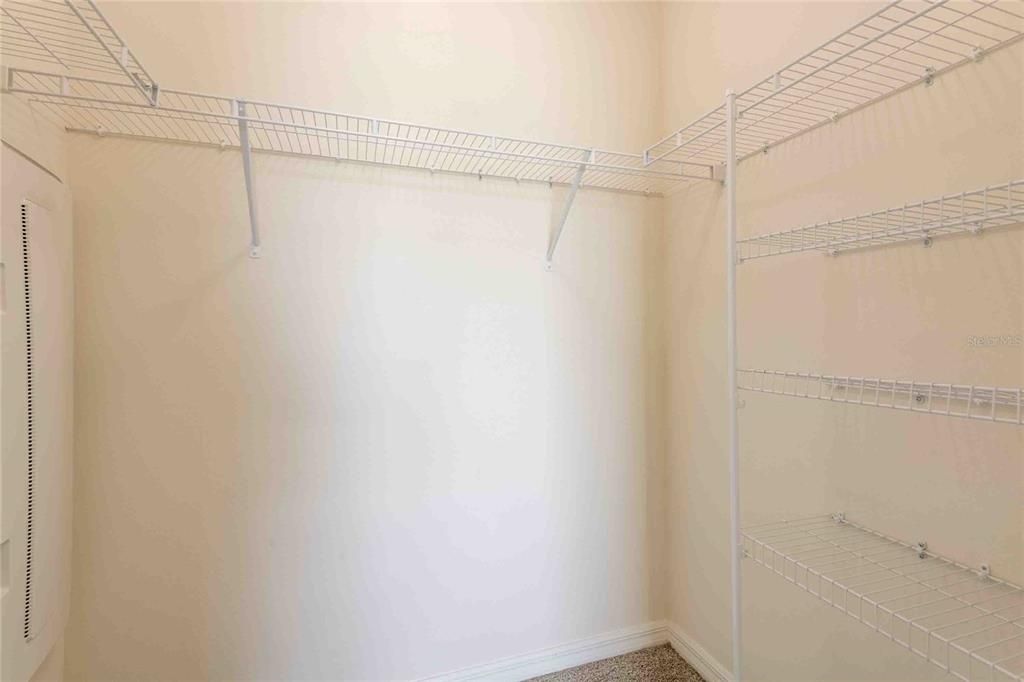 Activo con contrato: $268,900 (3 camas, 2 baños, 1673 Pies cuadrados)