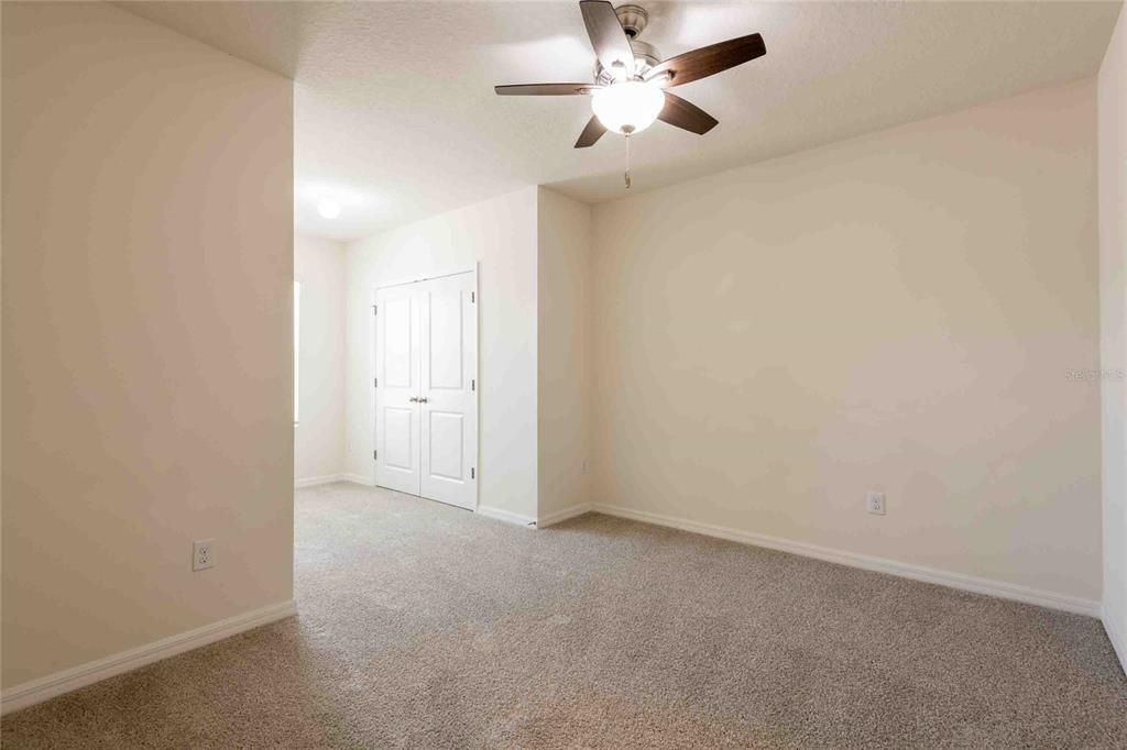 Activo con contrato: $268,900 (3 camas, 2 baños, 1673 Pies cuadrados)