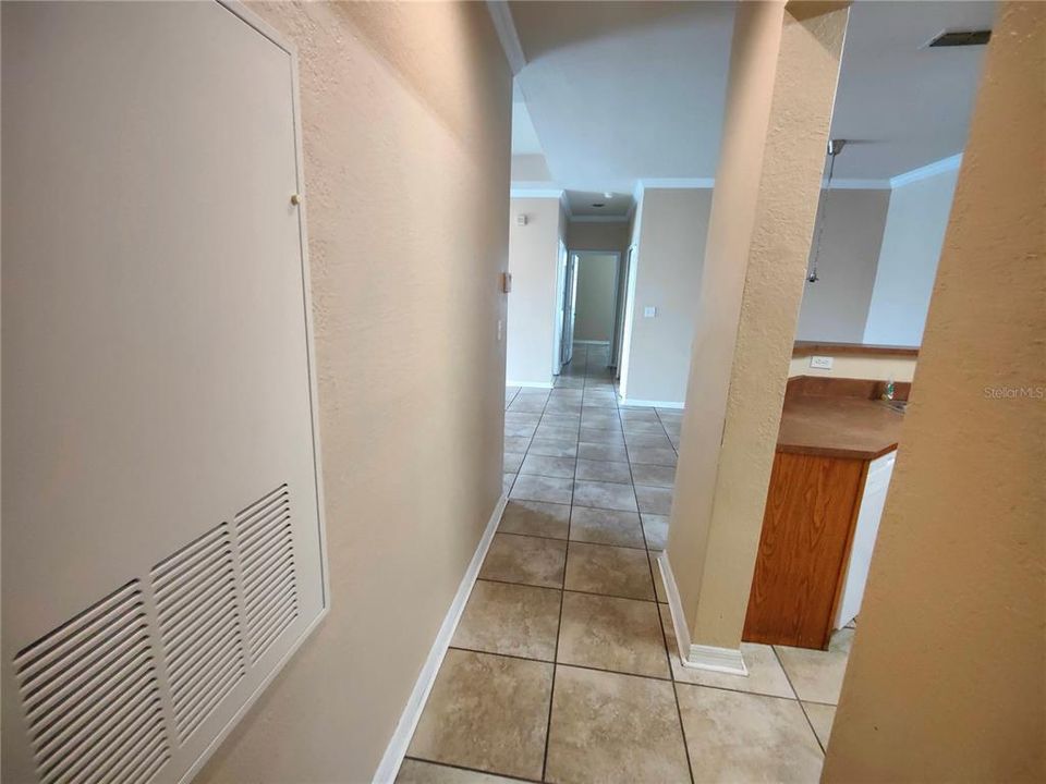 Activo con contrato: $1,699 (3 camas, 2 baños, 1206 Pies cuadrados)