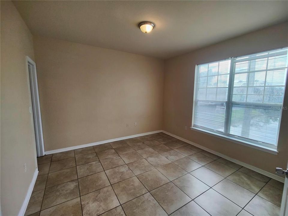 Activo con contrato: $1,699 (3 camas, 2 baños, 1206 Pies cuadrados)